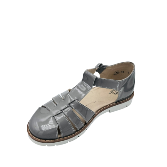 Shoes for schoolgirls