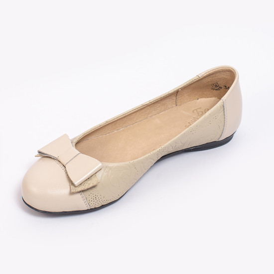 Shoes for schoolgirls