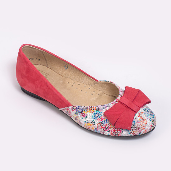 Shoes for schoolgirls