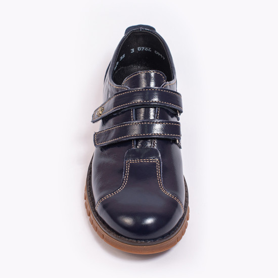 Semi-boots for schoolgirl